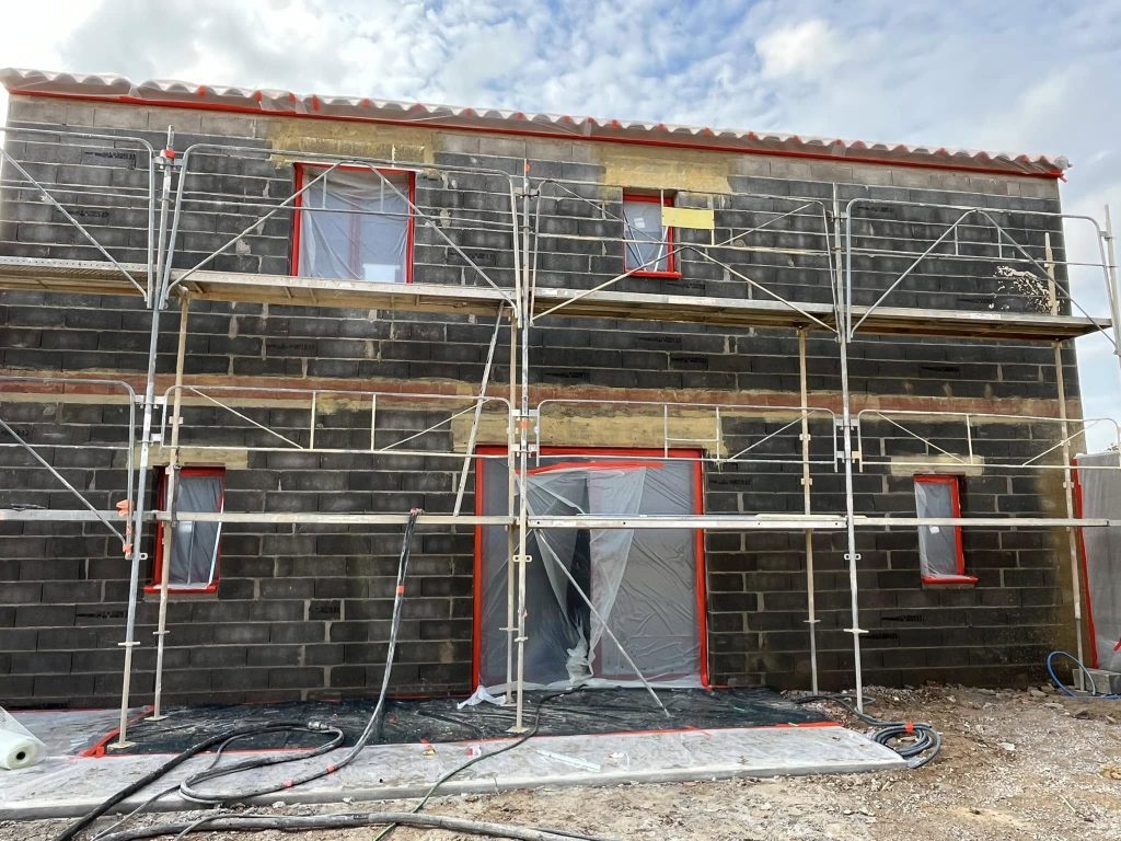 Maison Neuve En Echaffaudage 1024x768